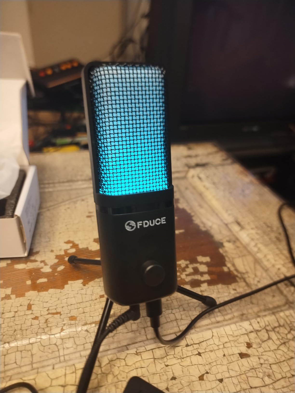 FDUCE Gaming USB Microphone for PC,RGB Condenser Computer Mic with Tripod Stand,Quick Mute,Gain Control,Cardioid Mic for Streaming, Podcast, Twitch, YouTube, PC, Computer, PS5 (M160) customer photo 2