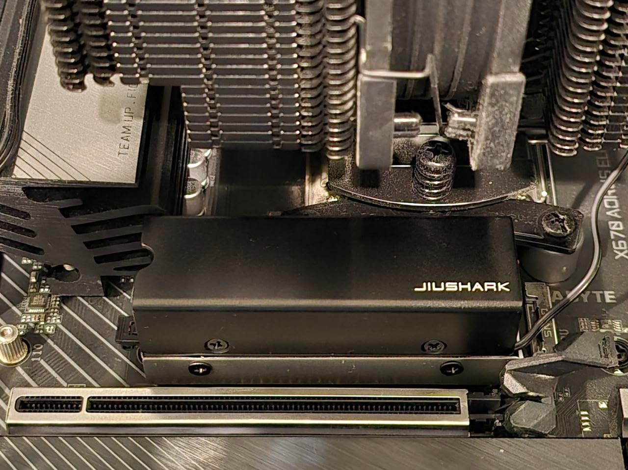 Crucial T705 PCIe Gen5 NVMe 2TB SSD, Up to 14,500MB/s, TLC NAND, Intel & Ryzen Compatible, for Hardcore Gaming & High-Speed Storage, Solid State Drive, Includes 1Mo Adobe CC – CT2000T705SSD3 customer photo 2