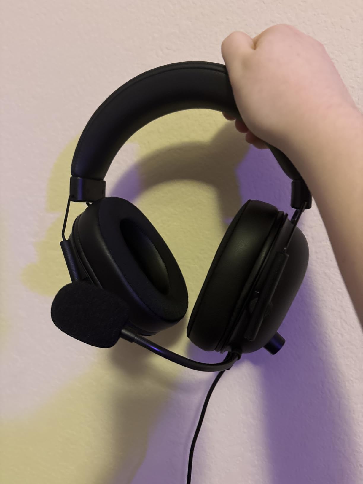 Razer BlackShark V2 X Xbox Gaming Headset, 3.5mm Audio Jack, Black | 50mm Drivers, Cardioid Mic, Lightweight, Comfortable Noise Isolating Earcups, for Xbox Series X, Series S, PS5, PC, Switch customer photo 2