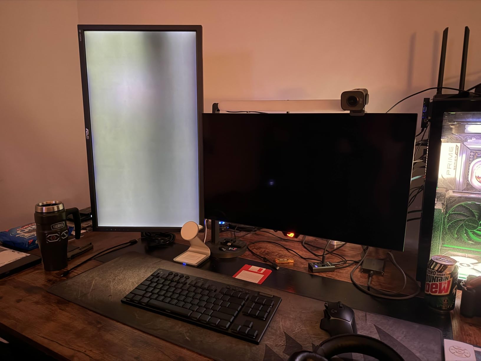 ASUS ROG XG27AQDMG 27 Inch 1440p 240Hz Glossy OLED Gaming Monitor | Custom Heatsink, Anti-Flicker, Uniform Brightness, 0.03ms, G-SYNC Compatible, 99% DCI-P3, for PS5 and Xbox customer photo 2