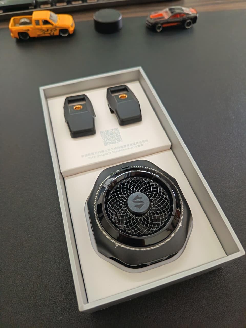 Black Shark Magnetic Cell Phone Cooler 4Pro, Portable RGB Cooling Fan, Cellphone Radiator with Removable Grip, App-Controlled Smart Temperature Control for iPhone MagSafe Series/Android/Tablet/iPad customer photo 1