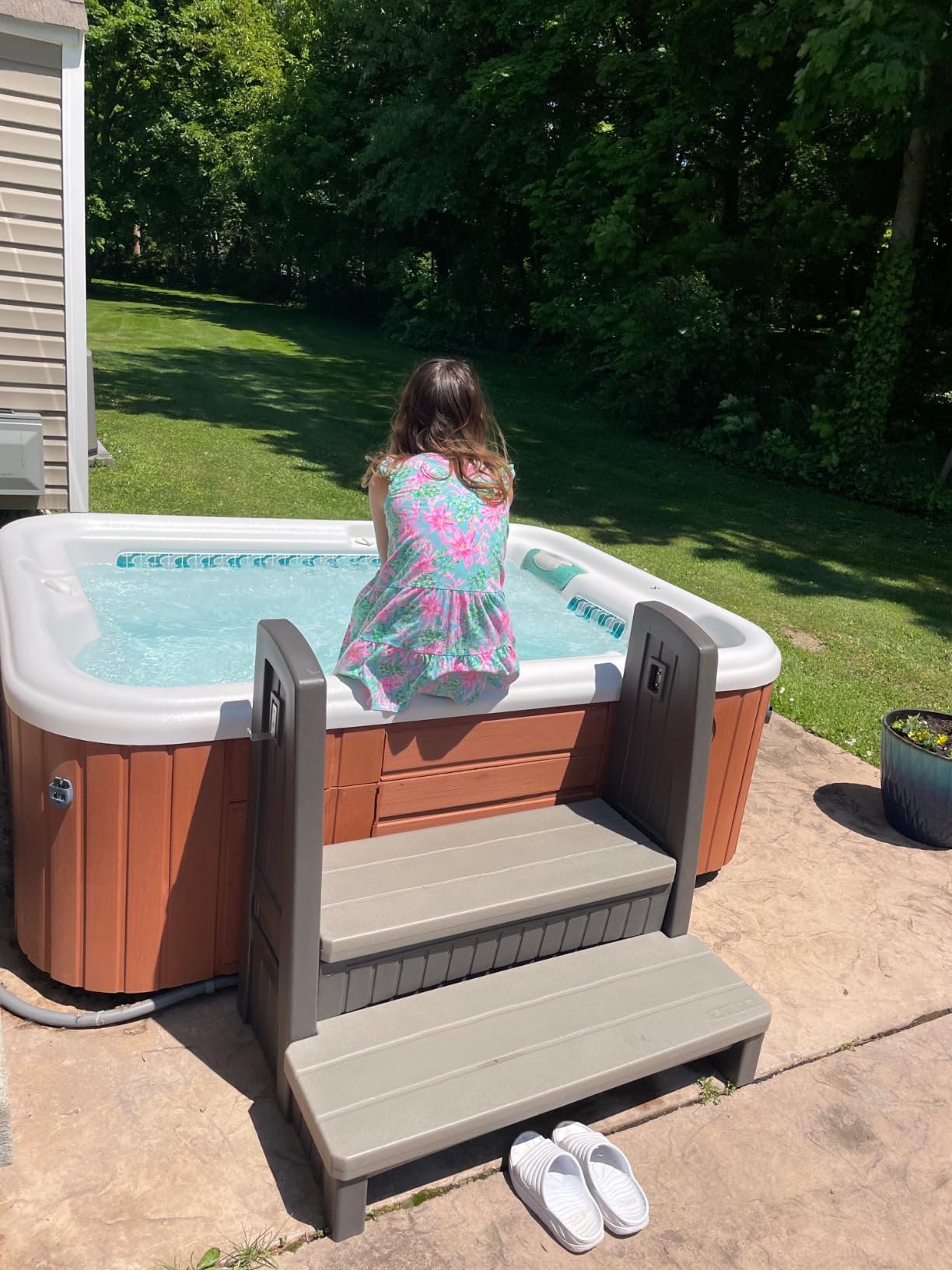Step2 Hot Tub Storage Steps with Handrails, 2-Step Stool, Waterproof Stairs for Outdoor/Indoor Pool or Jacuzzi, Made of Durable Plastic, Dark Cedar customer photo 1