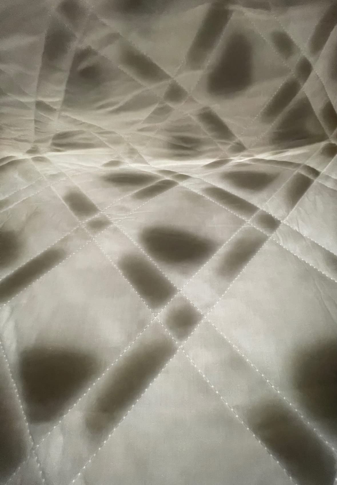 Aricove Cooling Weighted Blanket for Adults, 20lbs, Queen/King Size, 80x87 inches, Silky Soft Bamboo Viscose, Machine Washable, White customer photo 2