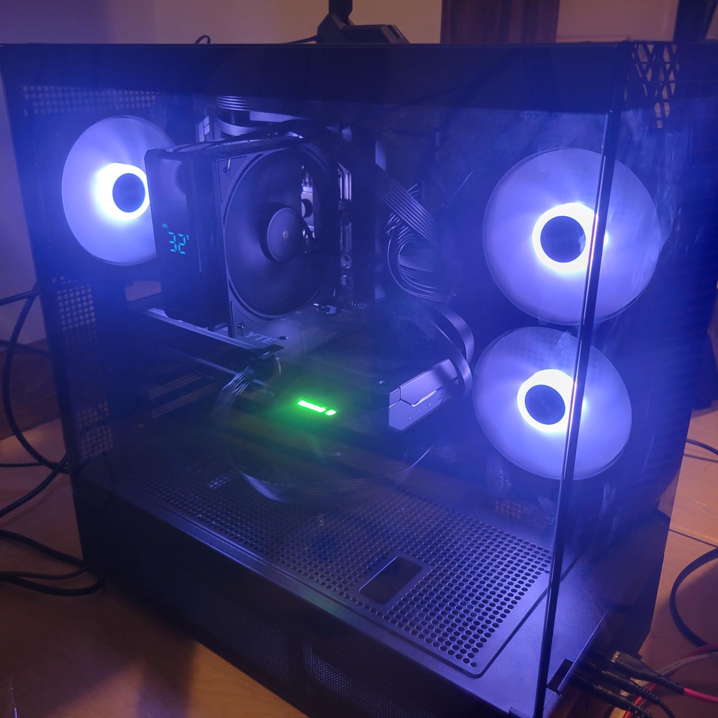 MONTECH XR Panoramic High Airflow ATX PC Case, 3 ARGB PWM Fans, Black | 420mm GPU Support, 360mm Radiator, Dual Tempered Glass, USB-C, Reverse Blade Fans, Magnetic Dust Filters, Up to 9 Fans customer photo 1