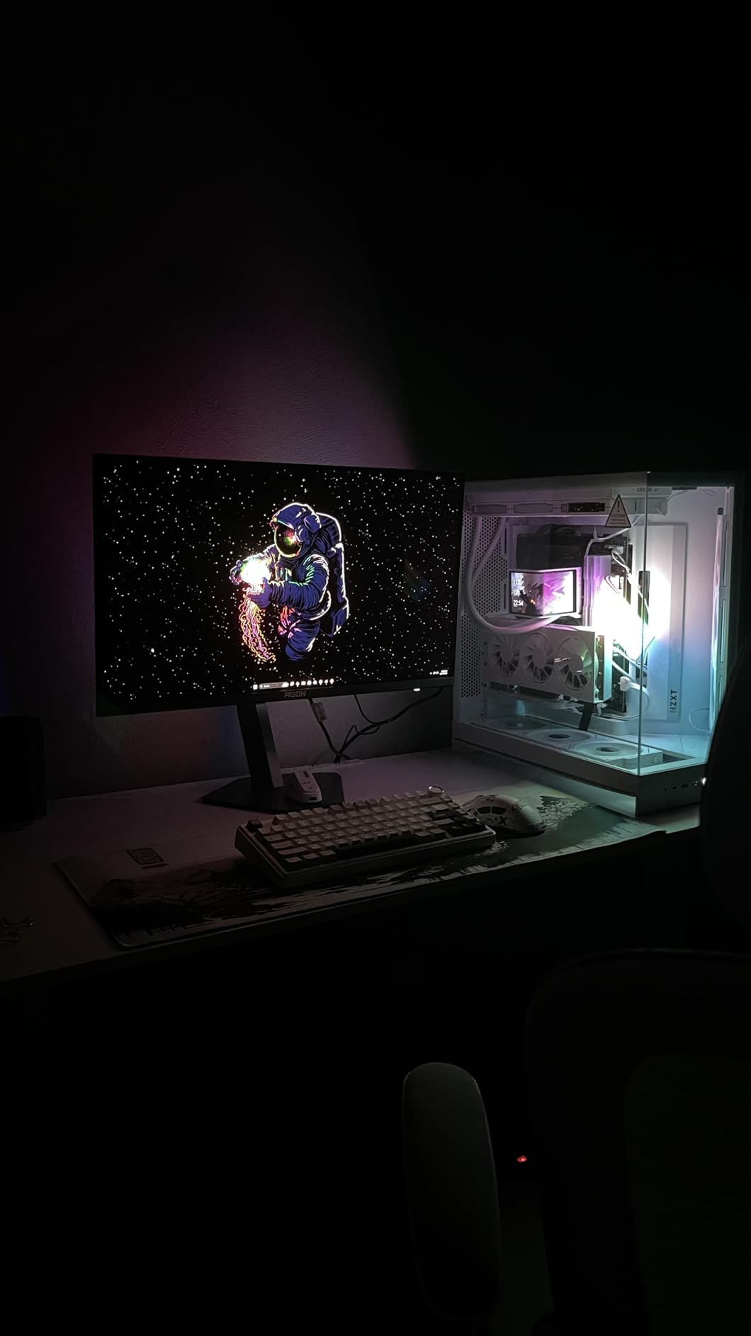 AOC Agon Pro 27 Inch Gaming Monitor QD OLED 240Hz 0.03ms, AG276QZD2 | 2560x1440 Computer Monitor, Height Adjustable, HDR TrueBlack 400, VESA Mount, Built-in Speakers customer photo 1
