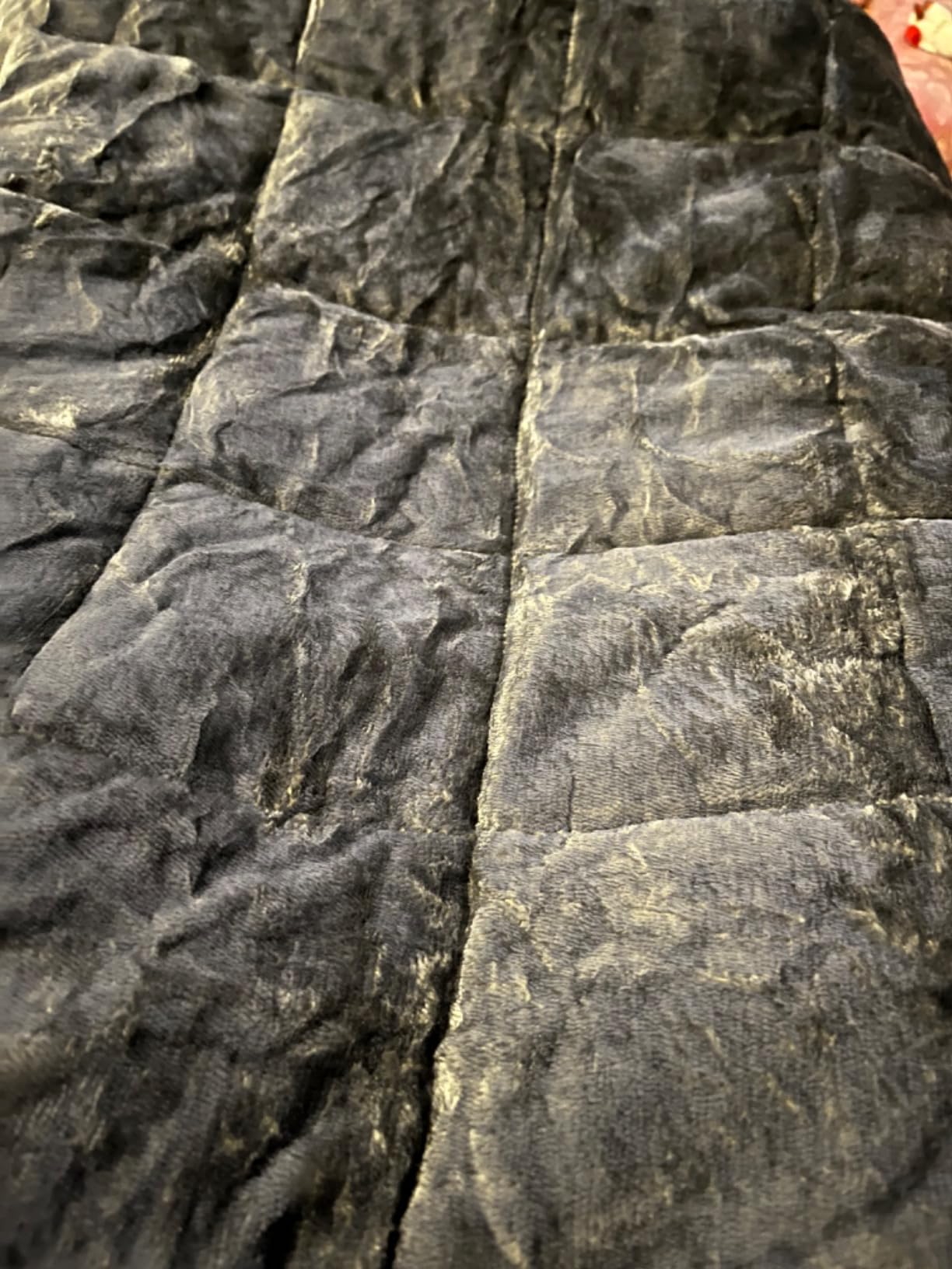 MOTRIP Adults Weighted Blanket 15 Pounds Queen Size, Cooling Blanket for Hot Sleepers, Machine Washable Soft Bed Blanket with Premium Glass Bead, 60''x80'' 15lbs Graphite Grey customer photo 2
