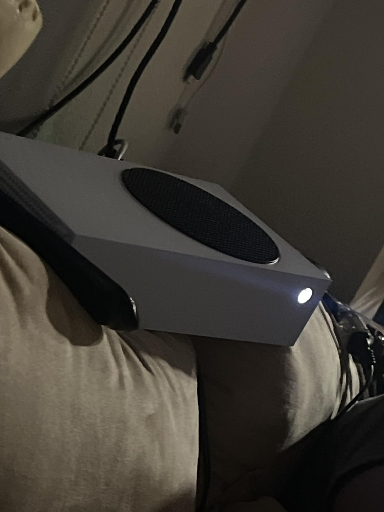 Xbox Series S - All Digital Gaming Console - 512GB SSD - Includes Wireless Controller - 120FPS - Robot White customer photo 1