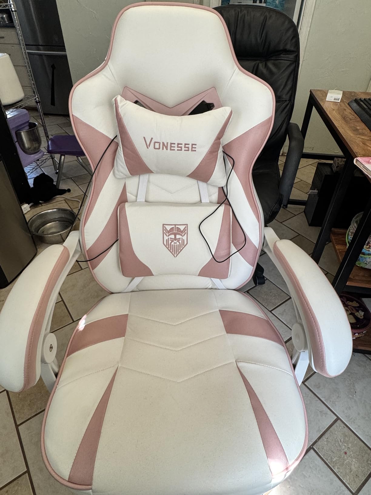 Vonesse Gaming Chair, Big and Tall Gaming Chair with Footrest and Massage, Gaming Chairs for Adults with Lumbar Support, Ergonomic High Back Computer Chair with Pocket Spring Cushion (Red/Black) customer photo 1