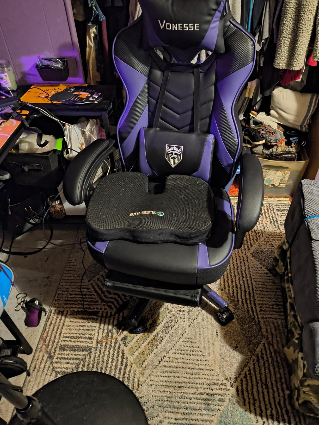 Vonesse Gaming Chair, Big and Tall Gaming Chair with Footrest and Massage, Gaming Chairs for Adults with Lumbar Support, Ergonomic High Back Computer Chair with Pocket Spring Cushion (Red/Black) customer photo 2