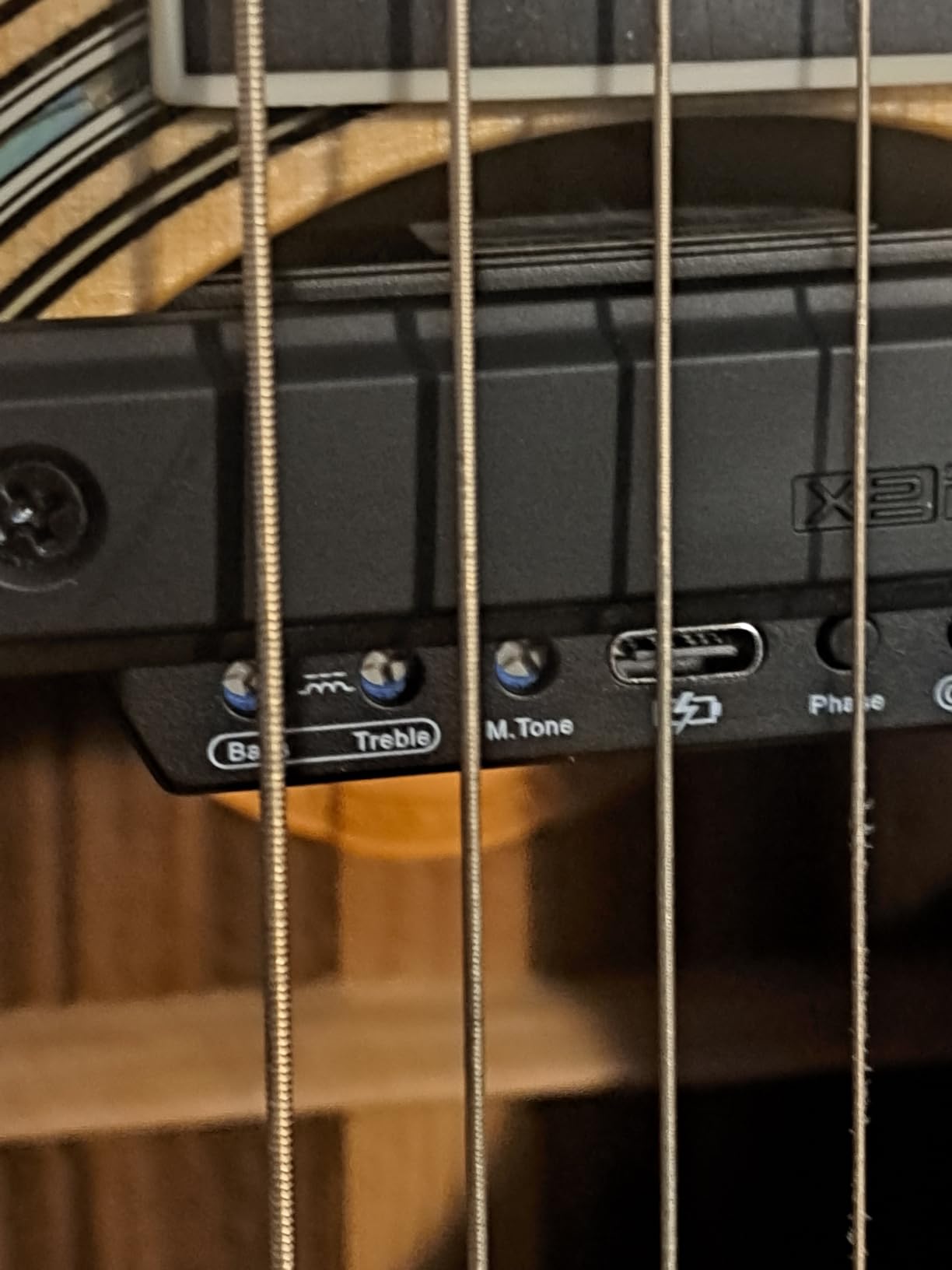 Wireless Acoustic Guitar Pickup Rechargeable Magnetic And Microphone Soundhole Pickup For Acoustic Guitar Build-In Volume Control(Wood Grain) customer photo 2