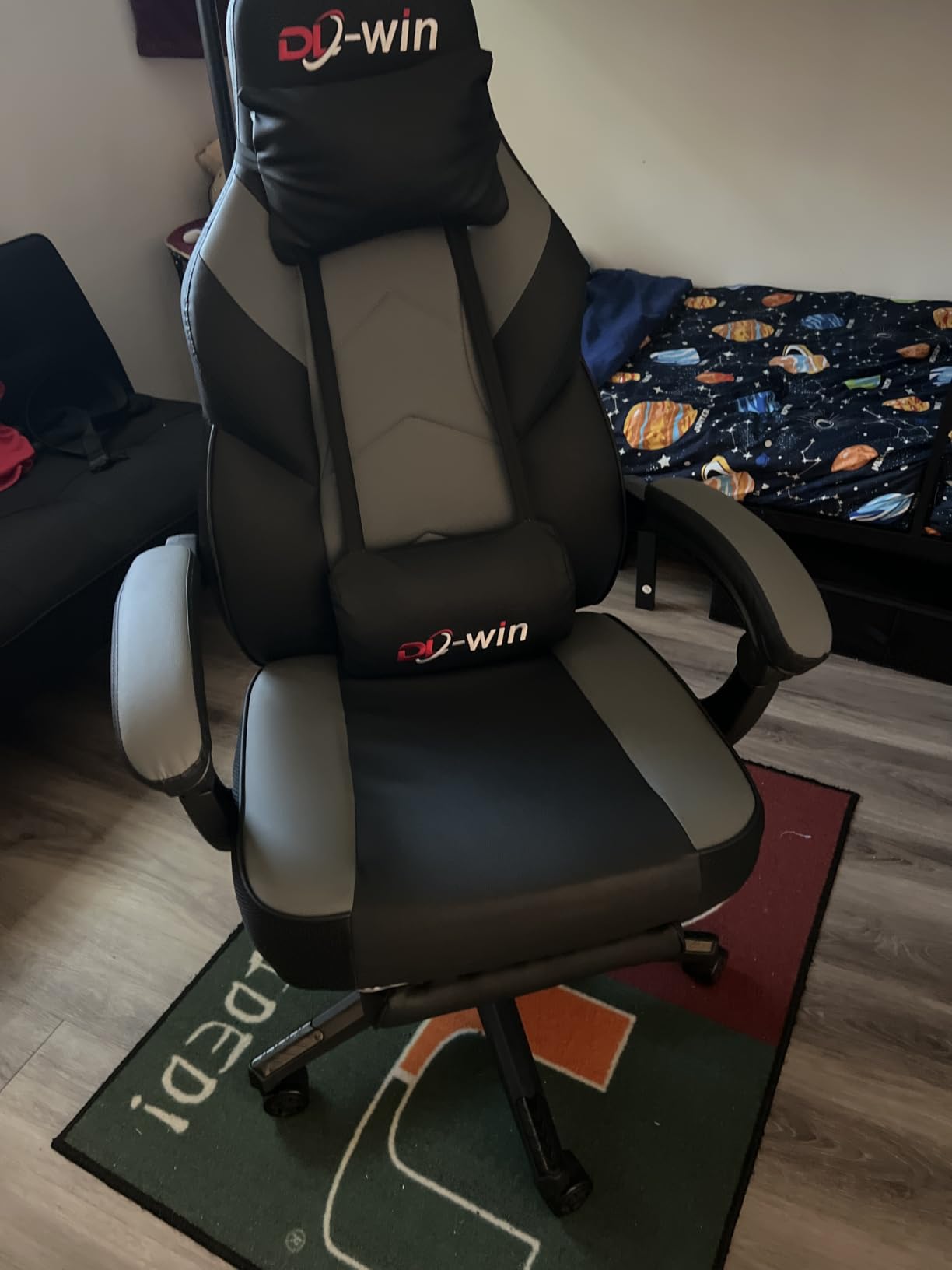 DL-win Gaming Chairs for Adults, Computer Chair with Footrest and High Back, Big and Tall Gamer Chair's with Massage Lumbar Support, 360° Swivel Height Adjustable Gaming Chair, Grey customer photo 2