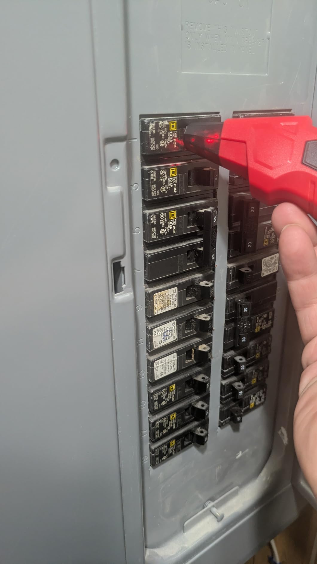 AstroAI Circuit Breaker Finder Tool with GFCI Outlet Tester for 90–120V AC customer photo 1