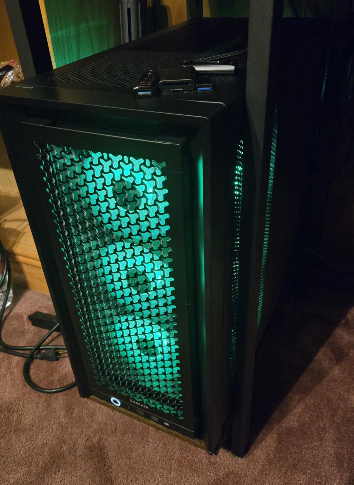 CORSAIR 4000D RS ARGB Frame Modular Mid-Tower ATX PC Case, High Airflow, 3X Pre-Installed RS Fans, InfiniRail Mounting System, ASUS BTF, MSI Zero, Gigabyte Stealth, Black customer photo 2