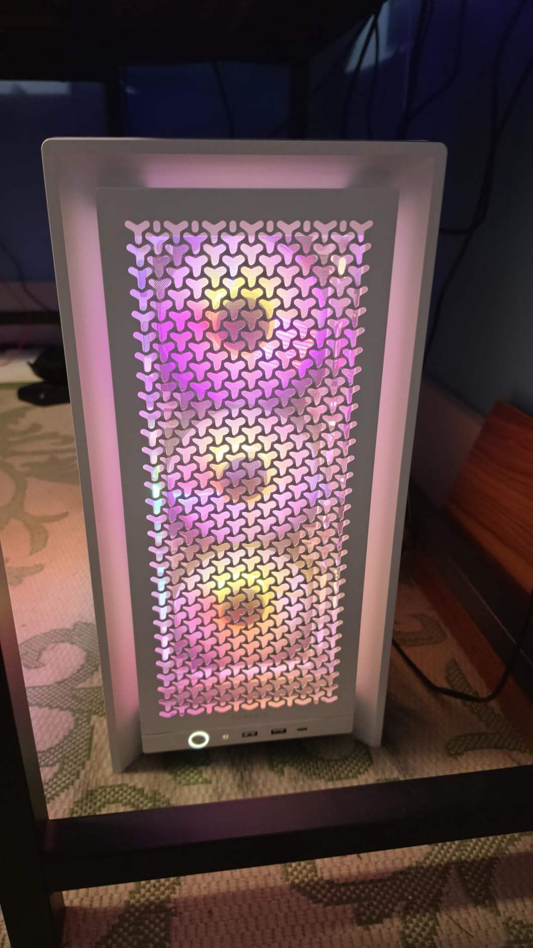 CORSAIR 4000D RS ARGB Frame Modular Mid-Tower ATX PC Case – High Airflow, 3X Pre-Installed RS ARGB Fans, InfiniRail Fan Mounting System, ASUS BTF, MSI Project Zero, Gigabyte Project Stealth – White customer photo 2