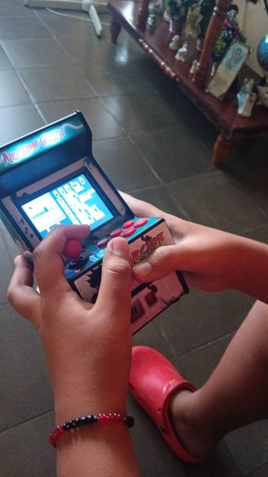 Handheld Game Console, Built in 216 Classic Retro Games, 2.8-inch Screen customer photo 2