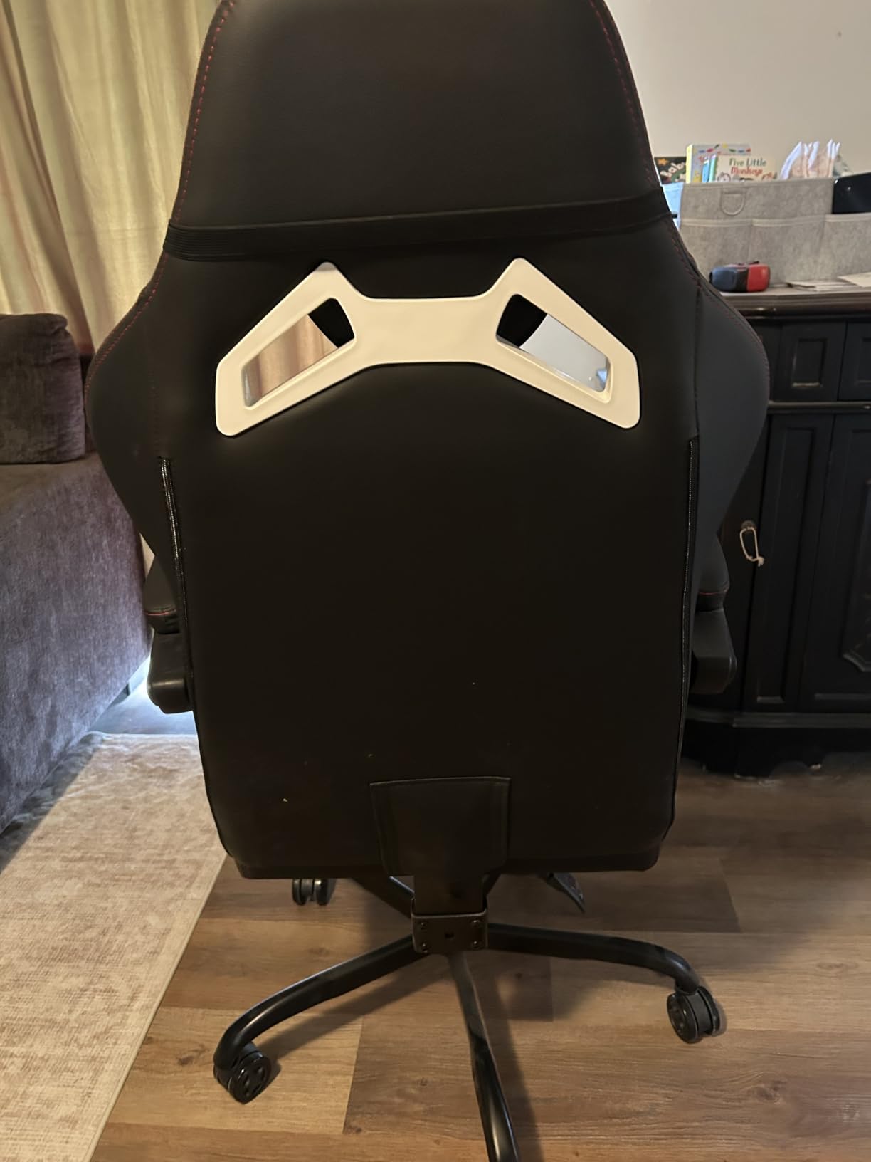 VITESSE Big and Tall Gaming Chair 400lb Capacity with Footrest customer photo 2