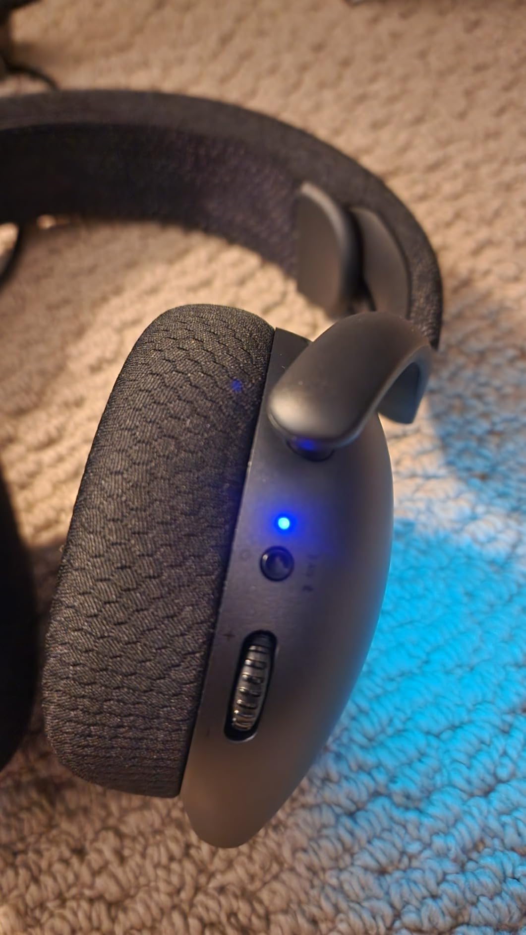 Alienware Wireless Gaming Headset, Active Noise Canceling customer photo 1