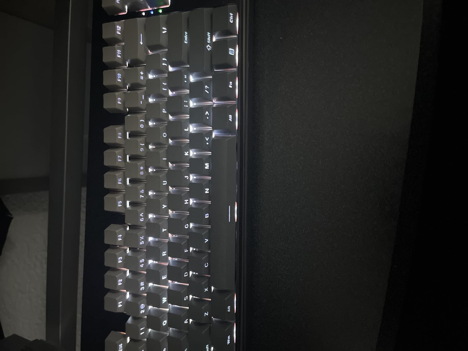 Redragon K707 PRO GB 80% Gasket RGB Gaming Keyboard, 3-Modes Wireless TKL Mechanical Keyboard w/Hot-Swap South-Facing LEDs Socket, PBT Gradient Keycaps & 5-Layer Noise Dampening, Custom Linear Switch customer photo 1