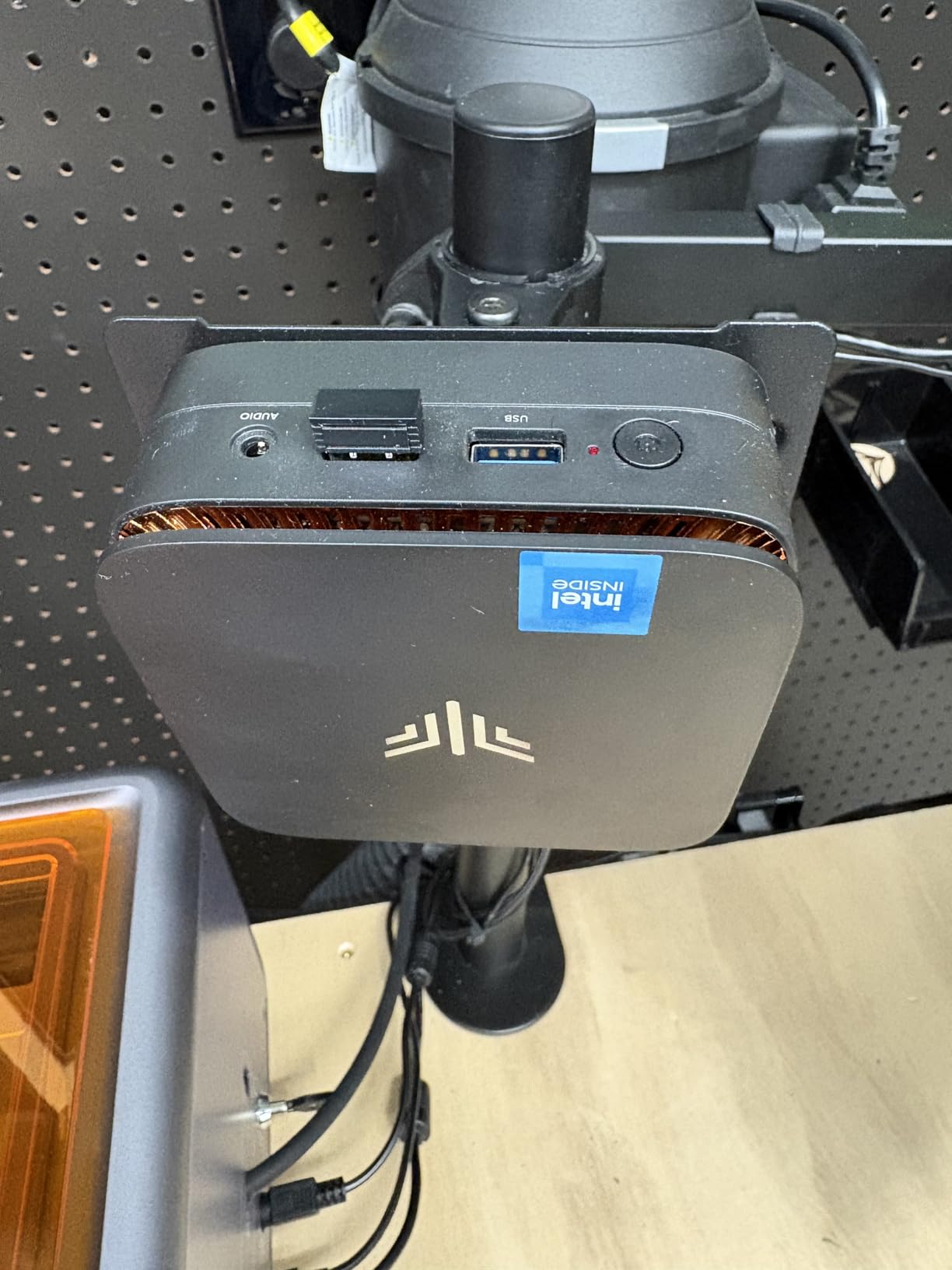 KAMRUI E3B Mini PC, AMD Ryzen 5 7530U, 16GB LPDDR4X, 512GB SSD customer photo 1