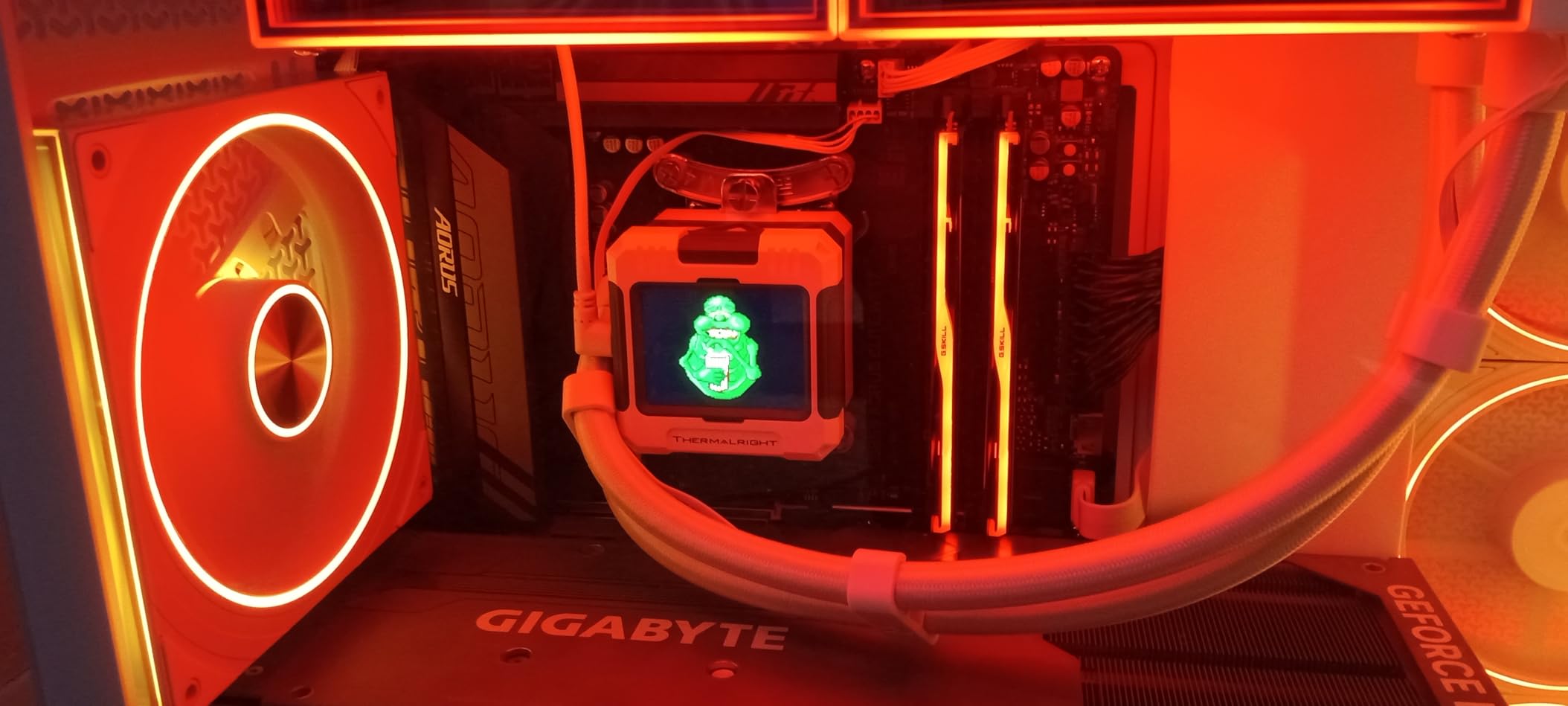 AMD RYZEN 7 9800X3D 8-Core, 16-Thread Desktop Processor customer photo 2