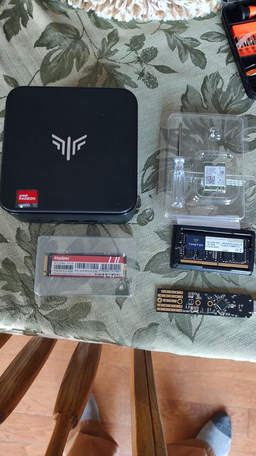 Kamrui Mini PC, P1 Win 11-Pro AMD Ryzen Embedded R2544 Up to 3.7 GHz customer photo 1