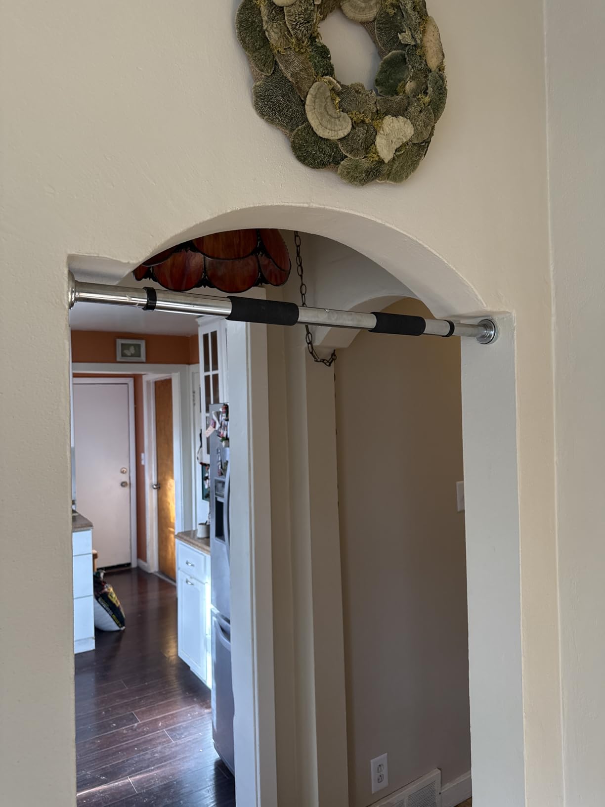 Sunny Health & Fitness Adjustable Doorway Chin Up/Pull Up Bar | Adjustable Doorway Fitment, Strong Steel Frame, Foam Padded Handlebars, Anti-Slip Pads, Ideal for Upper Body Workouts customer photo 2