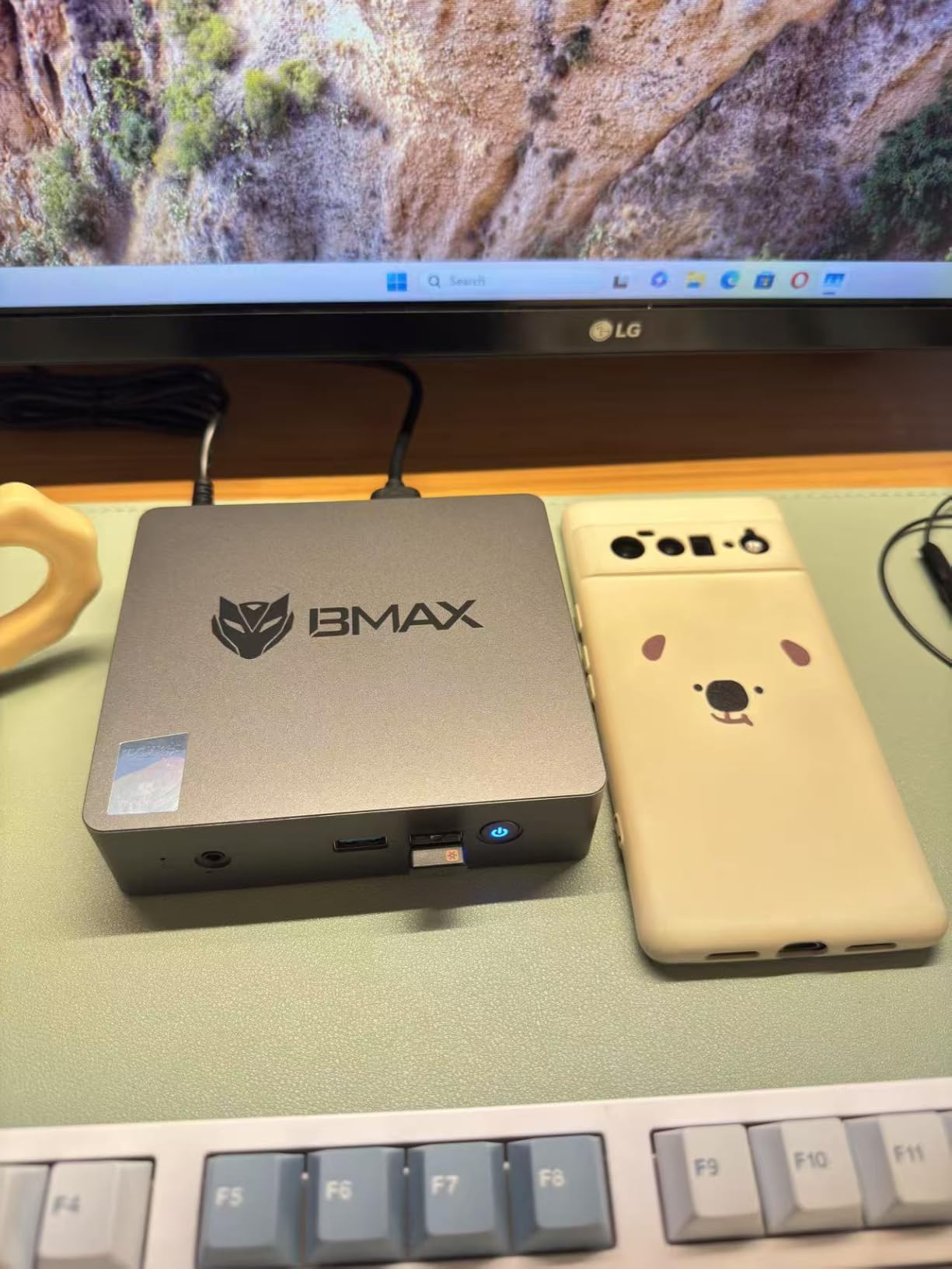 Bmax Mini PC Computer, Intel N4500 Processor(Turbo 2.8GHz) 8GB RAM 256GB M.2 SSD Mini Desktop Computer with VESA Mount for Office Home Business HTPC Proxmox, Dual 4K Display, WiFi 5, Win11 Pro B3 Pro customer photo 2