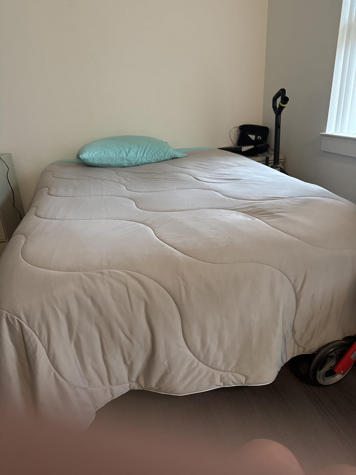 DOWNCOOL Cooling Comforter Queen Size,Grey Cooling Blanket for Hot Sleeper customer photo 1