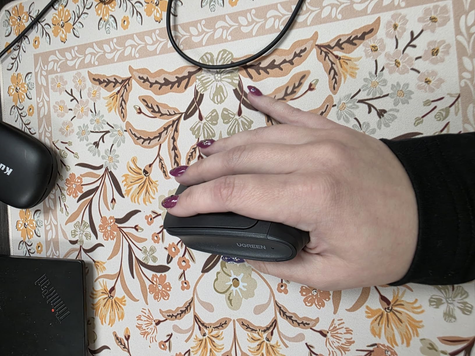 UGREEN Ergonomic Wireless Mouse, Bluetooth & 2.4G Wireless, Quiet Clicks customer photo 1