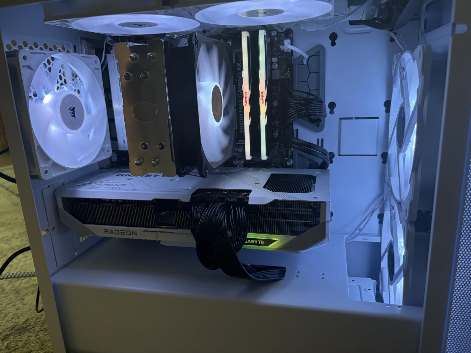GIGABYTE Radeon RX 9070 XT Gaming OC 16G Graphics Card, PCIe 5.0, 16GB GDDR6, GV-R9070XTGAMING OC-16GD Video Card customer photo 1