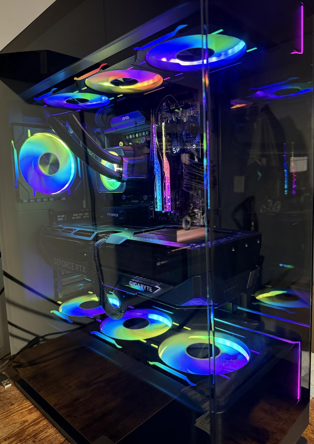 GIGABYTE GeForce RTX 5080 Gaming OC 16G Graphics Card, WINDFORCE Cooling System, 16GB 256-bit GDDR7, GV-N5080GAMING OC-16GD Video Card customer photo 2