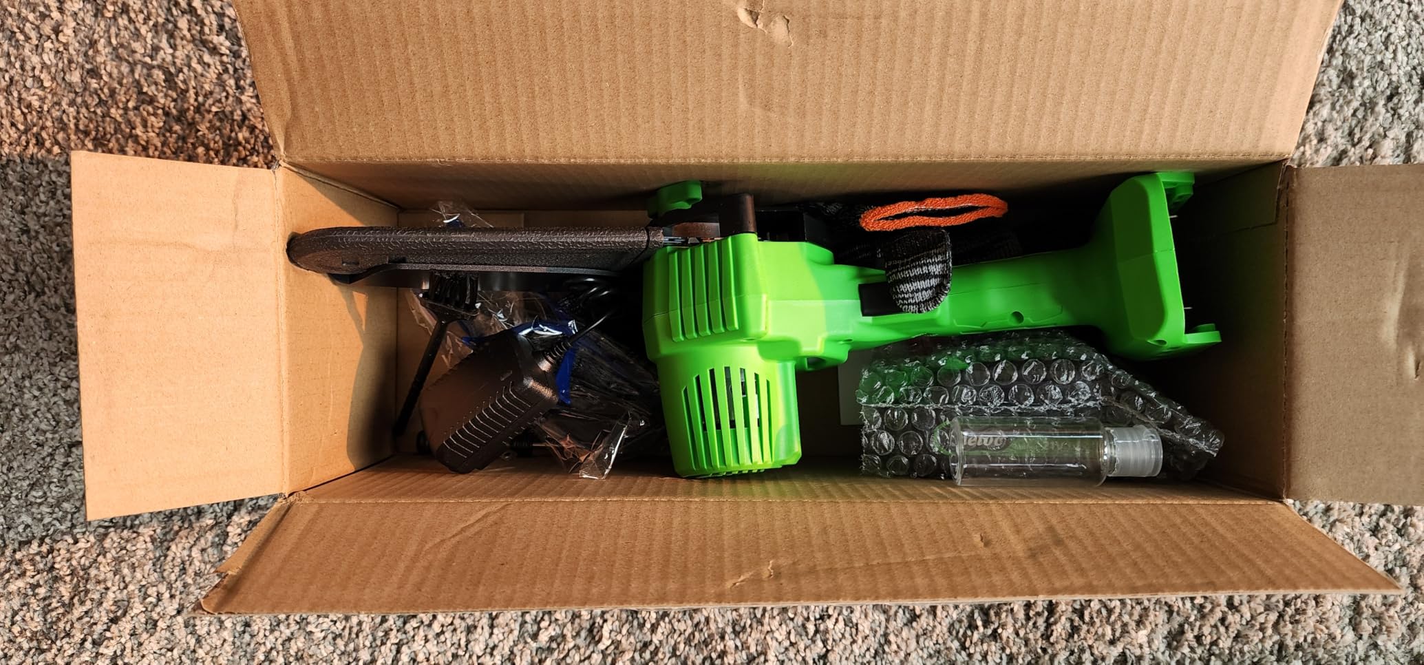 Tietoc Mini Chainsaw 8 inch Cordless with 2x 4000mAh Batteries, Battery Powerd Chain saw with Oiler, Lightweight Handheld Saw for Hous customer photo 1
