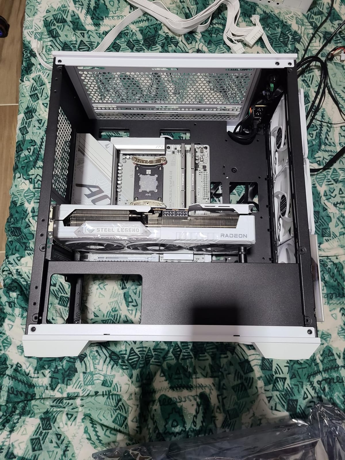 ASRock Radeon RX 9070 XT Steel Legend 16GB Graphics Card, AMD RDNA 4 Architecture, 2970 MHz, GDDR6, PCIe 5.0, Triple Fans, Polychrome SYNC, Reinforced Metal Frame, DisplayPort 2.1a, HDMI 2.1b customer photo 1