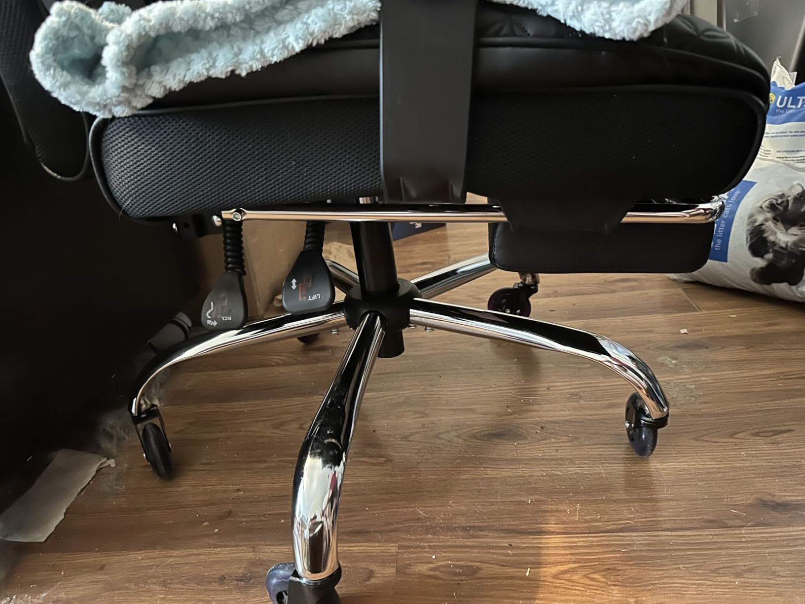 GTPLAYER Big and Tall Gaming Chair 400lbs Heavy Duty Office Chair with Foot Rest & Ergonomic Pocket Spring Lumbar Support, High Back 3D Saddle Shaped Cushion for Back Pain Relief, Matte-Black customer photo 1