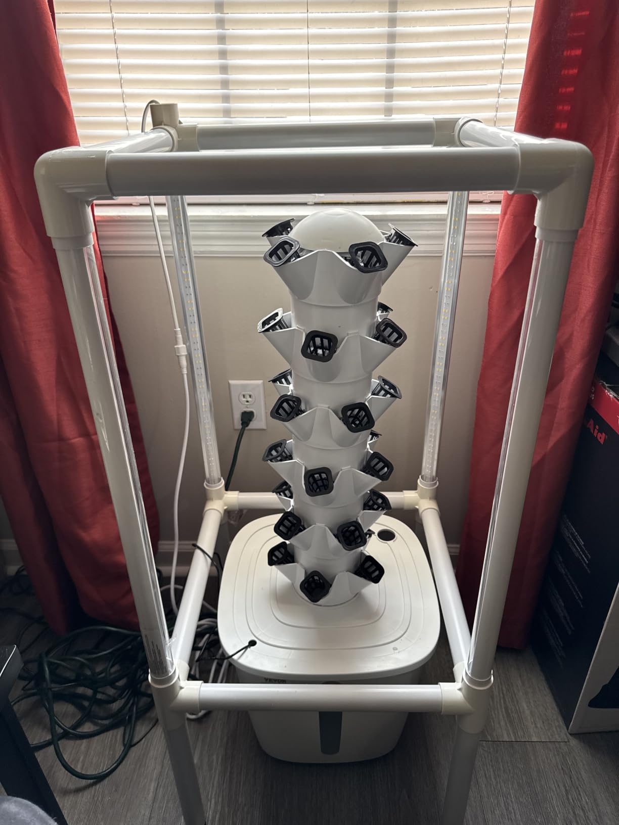VEVOR Hydroponic Growing System with Grow Light, 30 Pods Vertical 6 Tiers Hydroponic Tower, Home Hydronic Garden with Water Pump, Plants Germination Kit for Indoor Herbs, Fruits and Vegetables customer photo 1