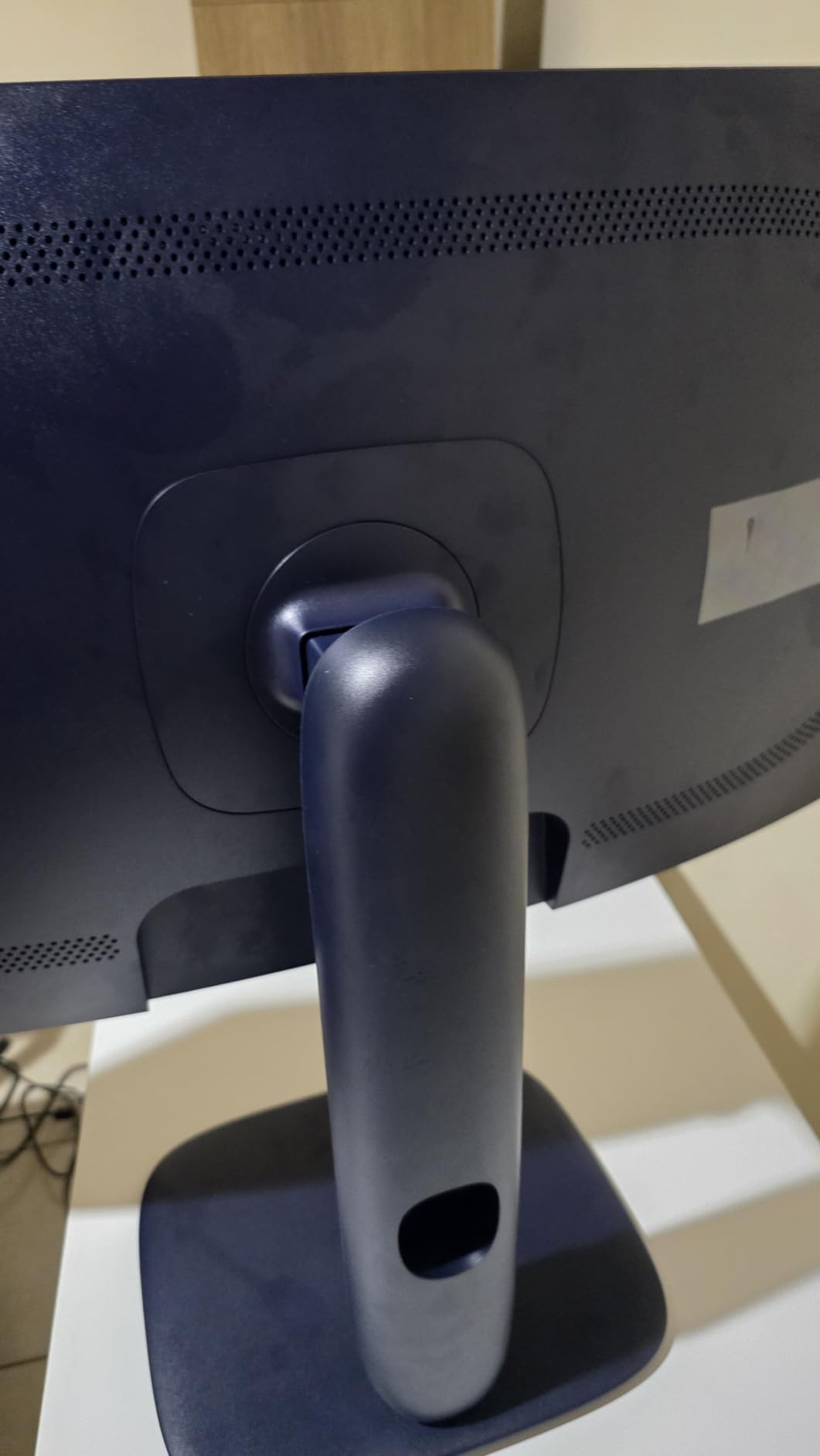 Alienware 34 Curved Gaming Monitor – AW3425DWM - 34-inch WQHD 180Hz 1ms Display, 1500R, AMD FreeSync Premium, VESA AdaptiveSync. customer photo 2