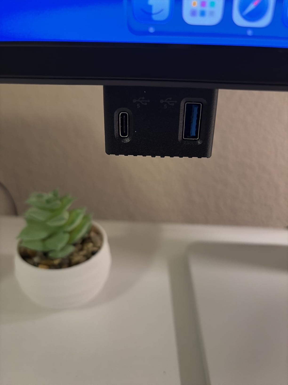 Dell 27 Monitor S2725QC, 4K UHD IPS, 120Hz, 99% sRGB, 4ms, FreeSync Premium customer photo 2