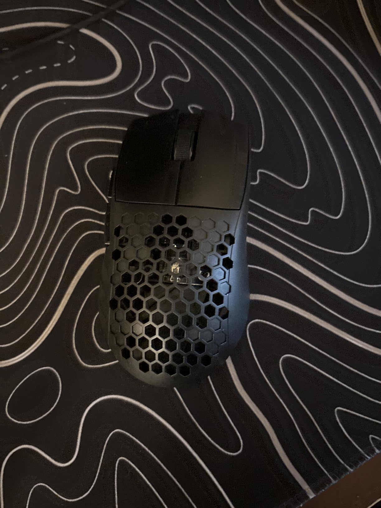 Redragon M617 Ultralight Honeycomb Shell Wired Gaming Mouse, 41g, 10,000 DPI, 6 Programmable Buttons, Drag-Free Paracord, Type-C Gamer Mouse with 2 Side Buttons for PC/Mac/Laptop, Black customer photo 2