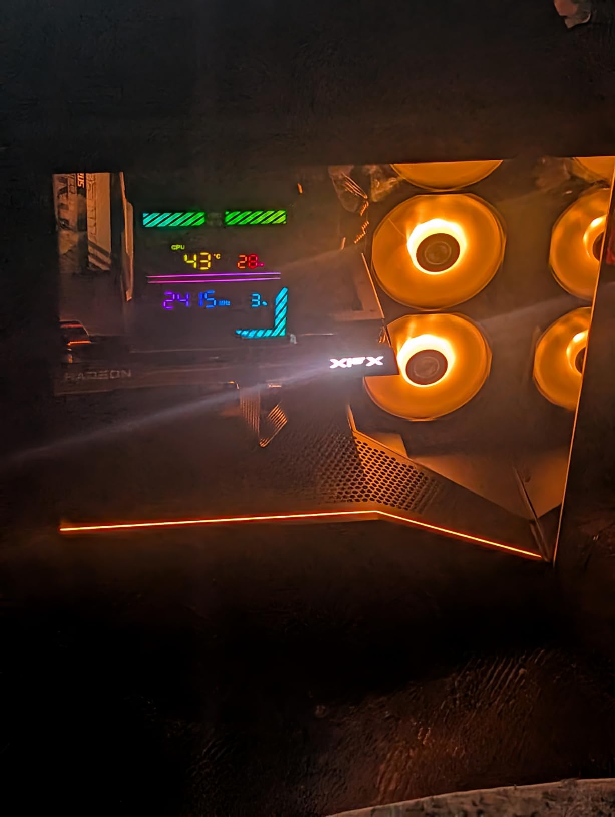 Lian Li V100-ATX Mid-Tower PC Case-Black-V100RX | 4 x 120mm ARGB PWM Fans Pre-Installed, LED RGB Strip, Display Platform with Tempered Glass customer photo 1