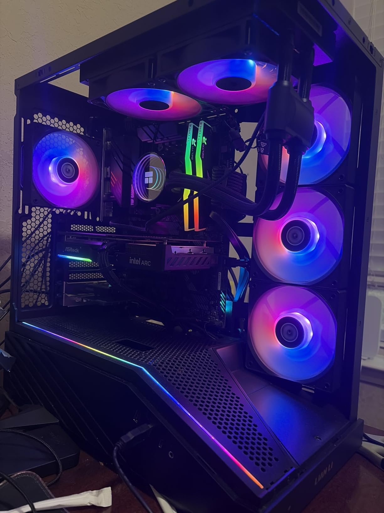 Lian Li V100-ATX Mid-Tower PC Case-White-V100RW customer photo 1