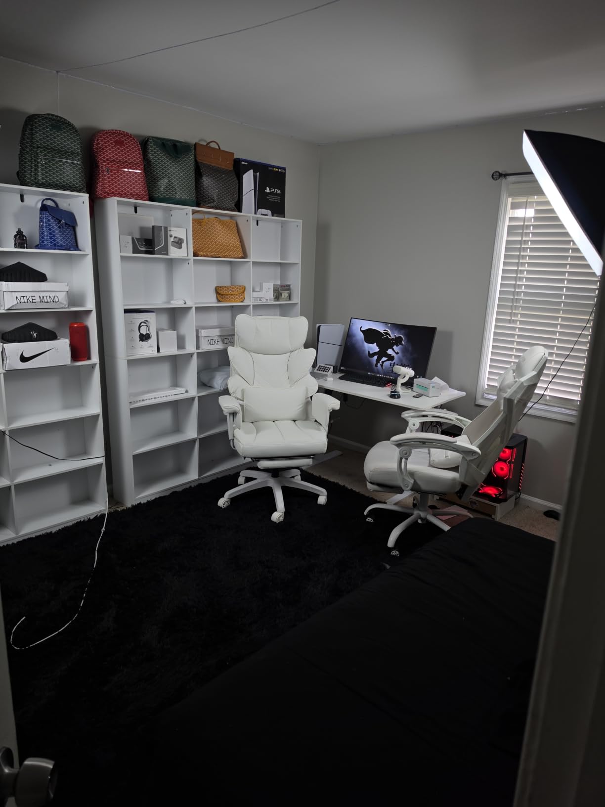 Dowinx Big and Tall Office Chair with Pocket Spring Cushion,High Back Computer Gaming Chairs with Adjustable Armrests,Executive Desk Chairs with Lumbar Support and Footrest,PU -White customer photo 1