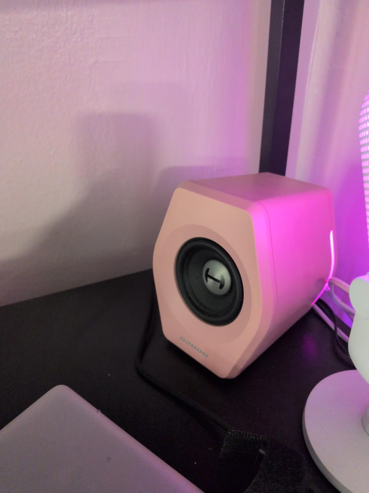 Edifier Hecate RGB Gaming Speakers, 32W Peak Power, Bluetooth, Black customer photo 2