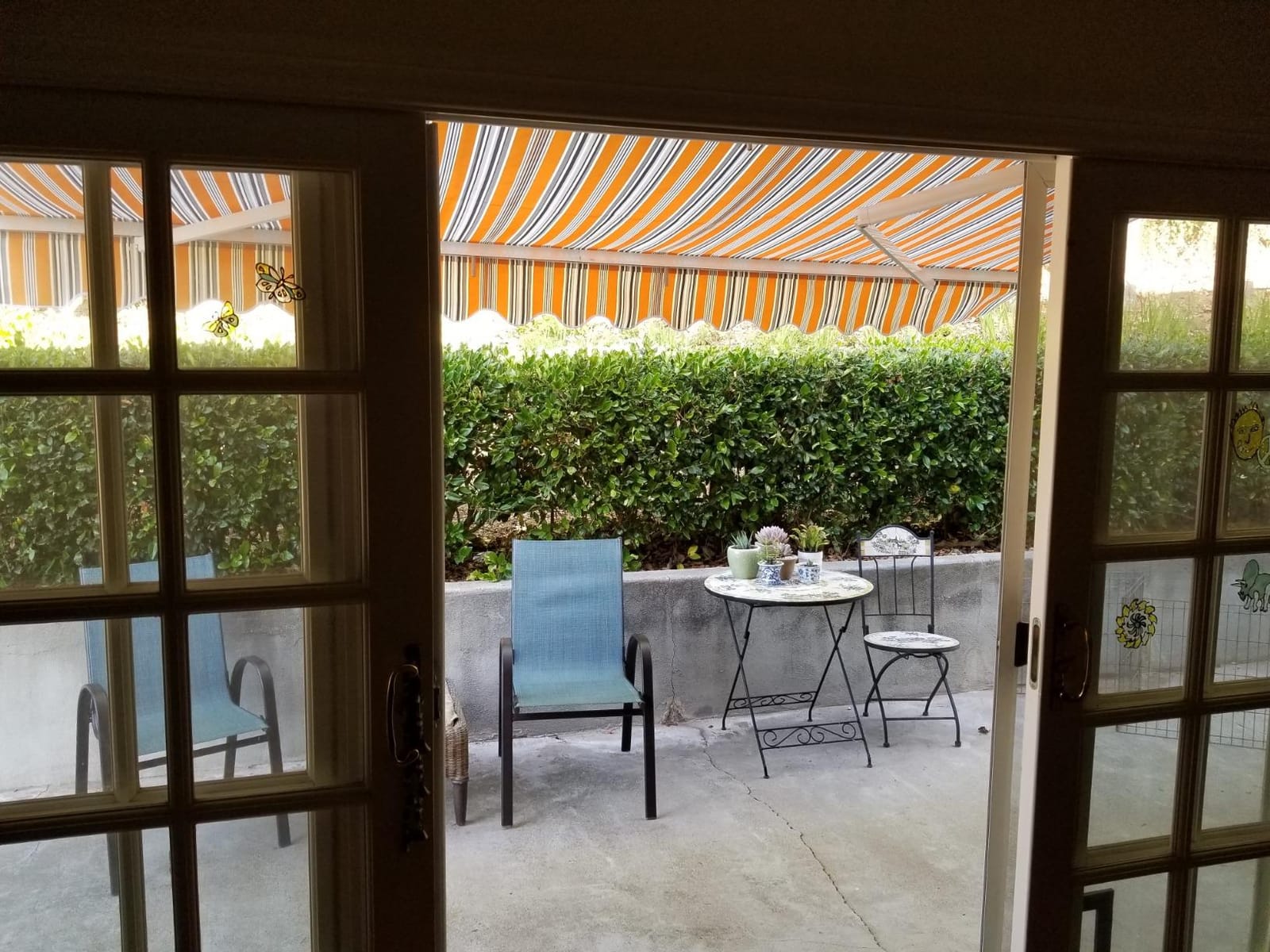 MCombo 13.2x7.8ft Manual Retractable Patio Door Awning (Green/White) customer photo 1