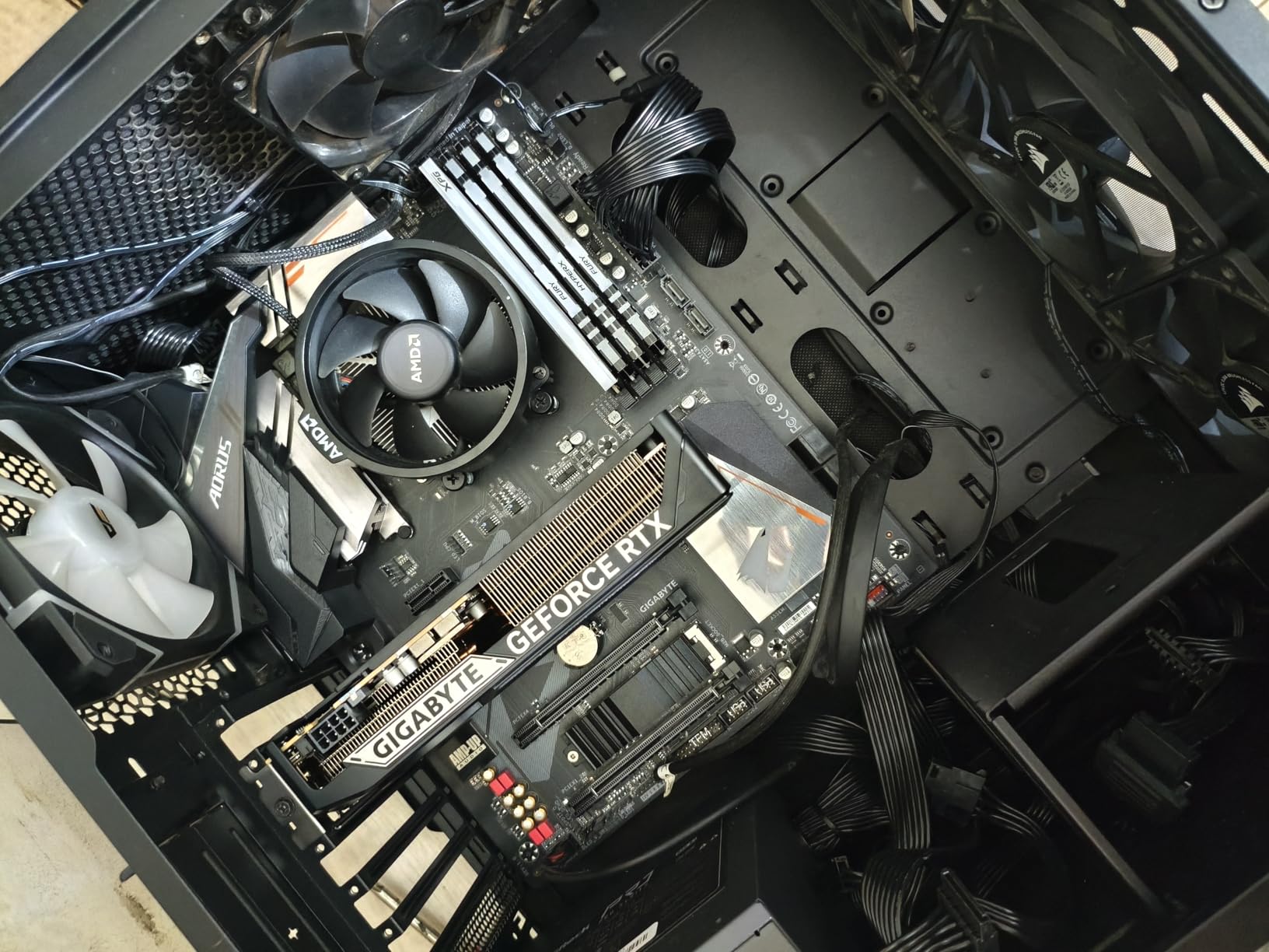 GIGABYTE GeForce RTX 5060 WINDFORCE OC 8G Graphics Card, Cooling System, 8GB 128-bit GDDR7, PCIe 5.0, Manufactured by NVIDIA, DisplayPort & HDMI - Video Output Interface, GV-N5060WF2OC-8GD Video Card customer photo 1