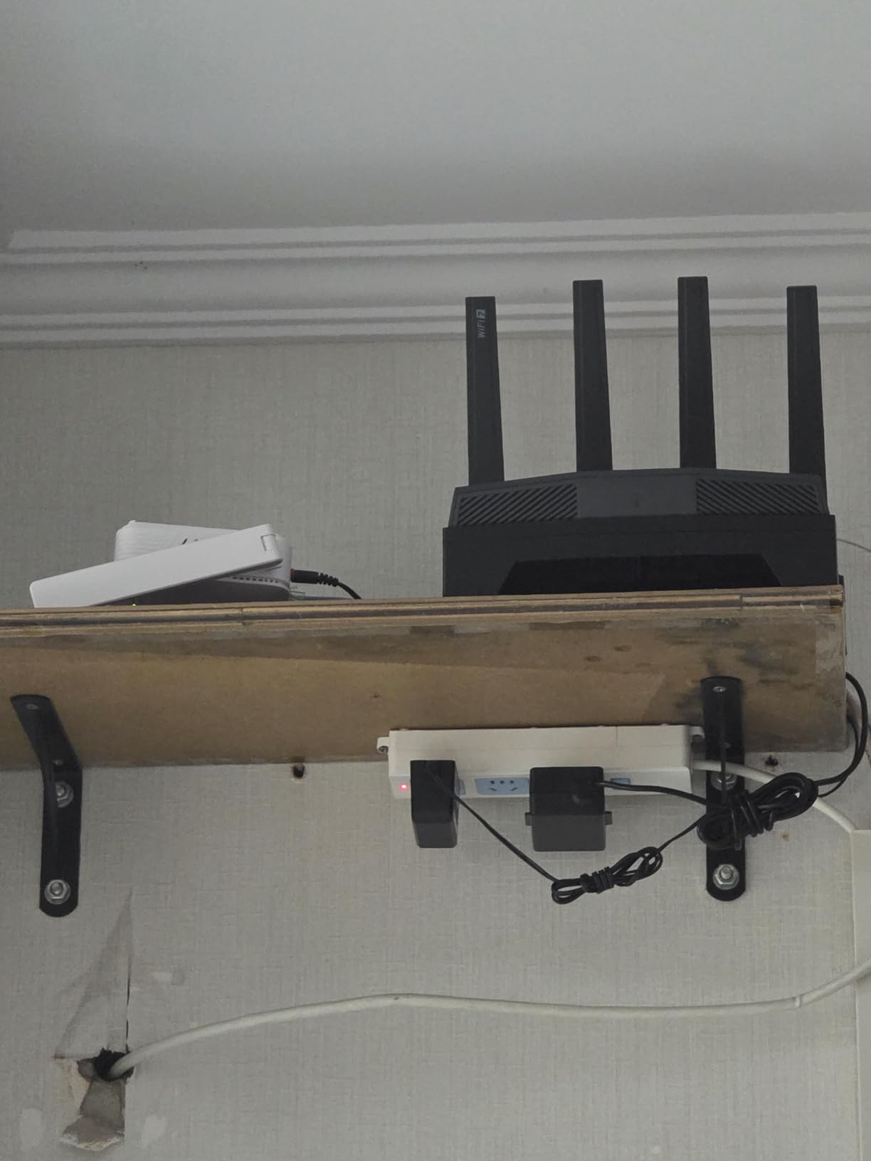 GL.iNet GL-BE9300 Flint 3 Tri-Band Wi-Fi 7 Router 5 x 2.5G VPN Router customer photo 2