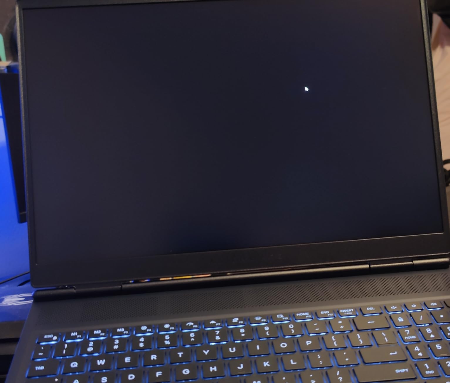 Alienware 16 Aurora Gaming Laptop, NVIDIA RTX 5060, Intel Core 7 240H customer photo 1