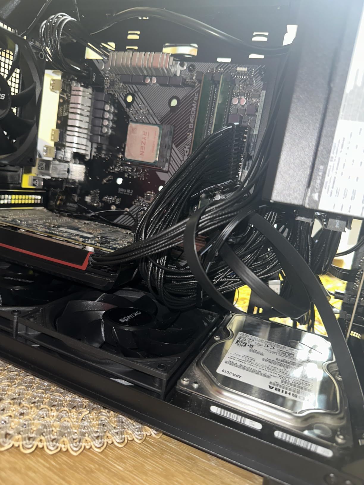 CORSAIR RM750e ATX 3.1 PCIe 5.1 Ready Fully Modular 750W Power Supply - Black | Native 12V-2x6 Cable Included, Low-Noise, Fully Modular, Cybenetics Gold, Modern Standby Mode, NA customer photo 1