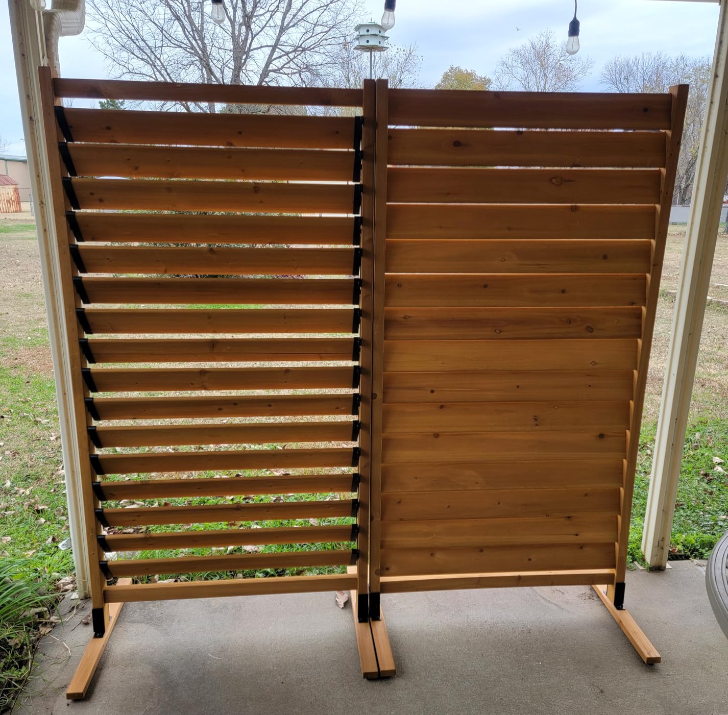 Enclo Convertible Freestanding/Surface Mounted Privacy Screen, Cedar Wood | 6ftH x 3ftW, Convertible Louver, 1 Panel, Great for Balconies, Patios, or Decks, EC18044 customer photo 1