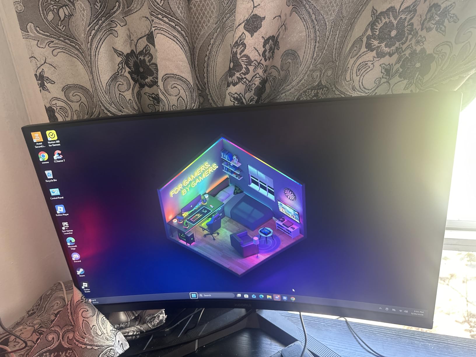 KOORUI 27 Inch Curved Computer Monitor, FHD 144Hz VA 1500R Office Monitor customer photo 1