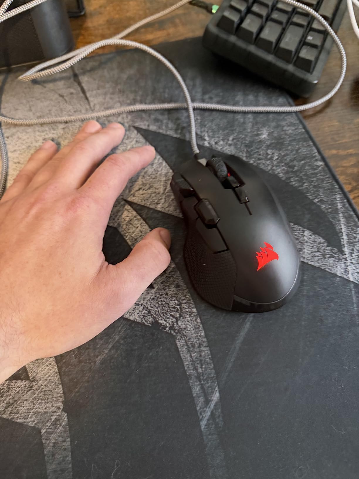 Corsair IRONCLAW Wireless SE Gaming Mouse – Black | 26,000 DPI, Ergonomic Design for Larger Hands, 10 Programmable Buttons, for MOBA, FPS, MMO customer photo 1